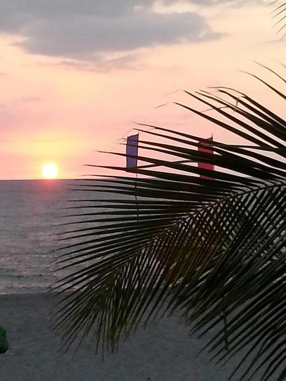 Rama International Beach Resort Botolan Eksteriør bilde